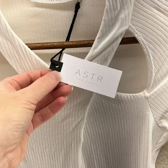 Astr the Label White Ribbed Cutout Bodysuit Size Large - Picture 4 of 5